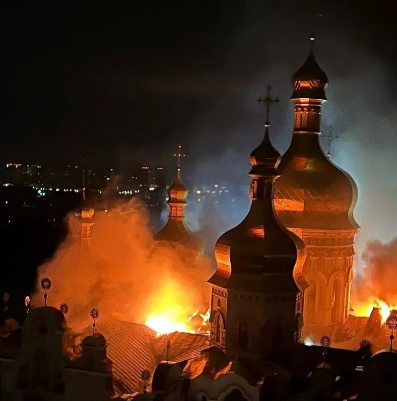 Ruski napadi na Ukrajino terjali žrtve in poškodovali katedralo pod Unescom