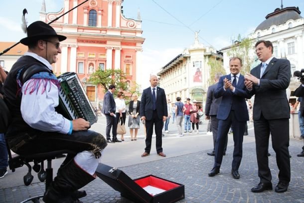 Shod harmonikarjev v Ljubljani v podporo slovenski glasbi