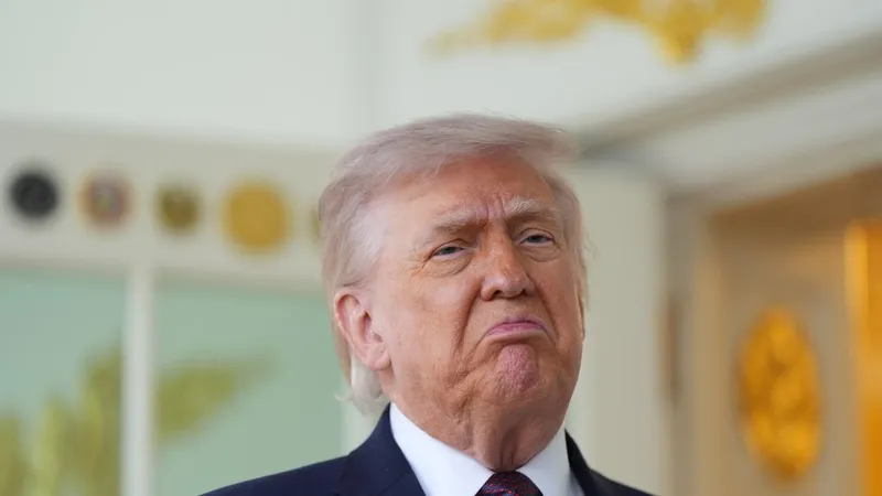 Donald Trump in JD Vance stopnjujeta kritike papeža Leona XIV. zaradi Irana