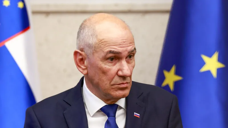 Janša in Rutte o dvigu slovenskih obrambnih izdatkov na 2 % BDP