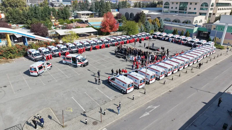 Владата набави 100 нови амбулантни возила и најави проекти во здравството