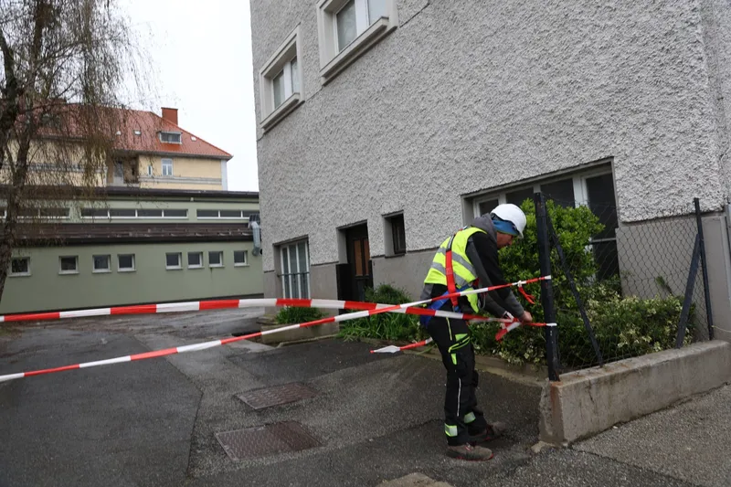 Obsežna sanacija po vetrolomu: Gasilci in država pomagajo prizadetim občinam
