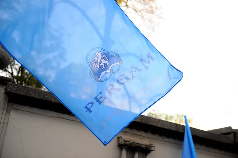 Zaposleni v družbi Lesonit izvedli opozorilno stavko zaradi plačnega sistema