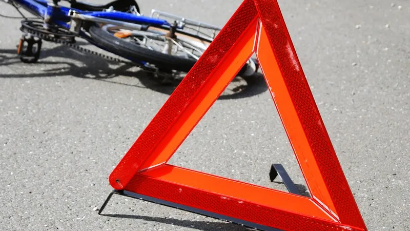 V Portorožu umrl 61-letni kolesar; policija preverja avtobus in vozilo