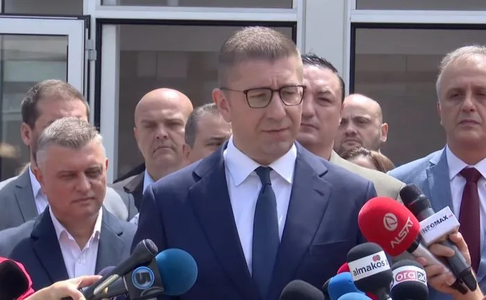 Мицкоски бара гаранции од ЕУ и Кошта за крај на бугарските условувања