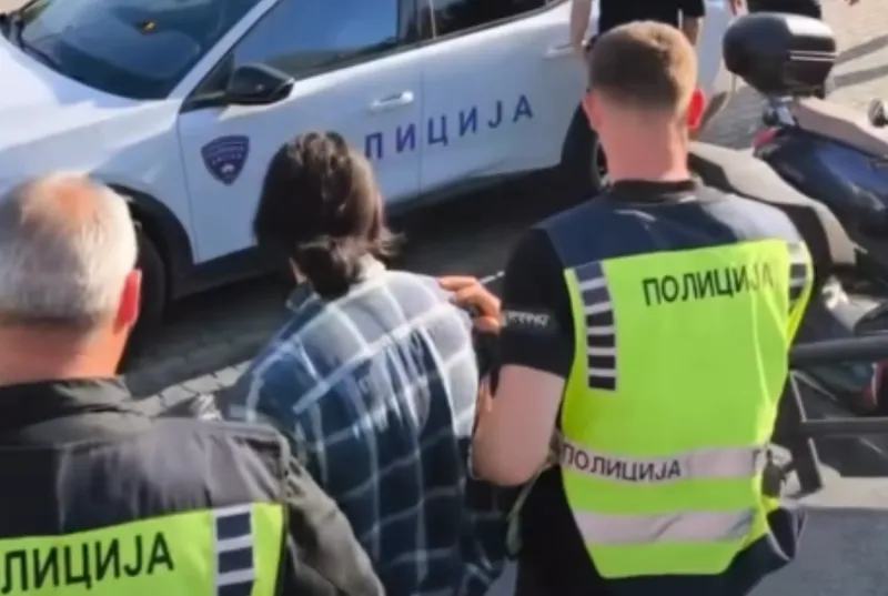 Андреј Куцуловски од Левица приведен и казнет за палестинско знаме во Скопје