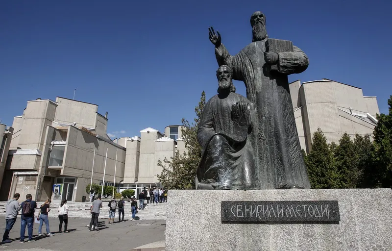МОН и ДПИ открија незаконски уписи на магистерски и докторски студии на УКИМ