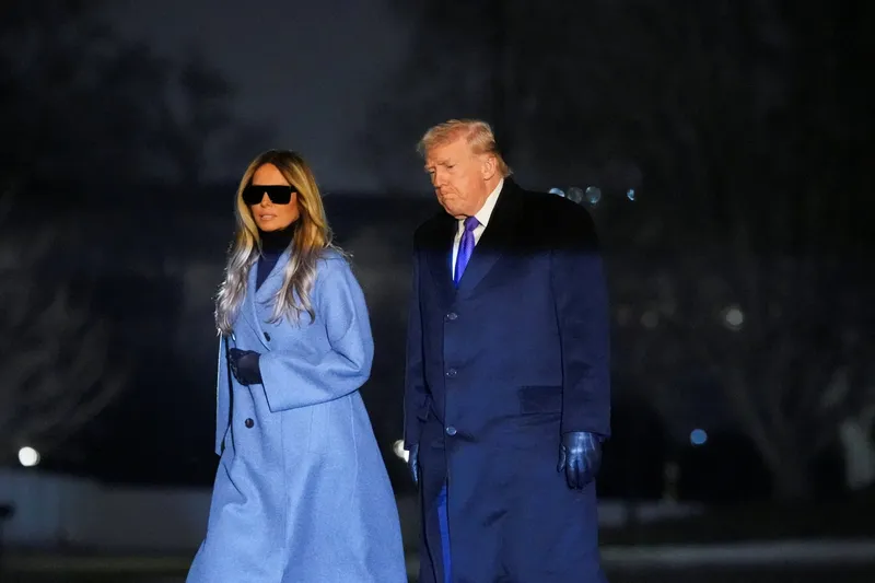 Zakonca Clinton in Donald Trump v sporu glede objave dokumentov o Epsteinu