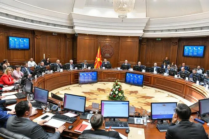 ДЗР: Жените недоволно застапени на лидерски позиции во Владата