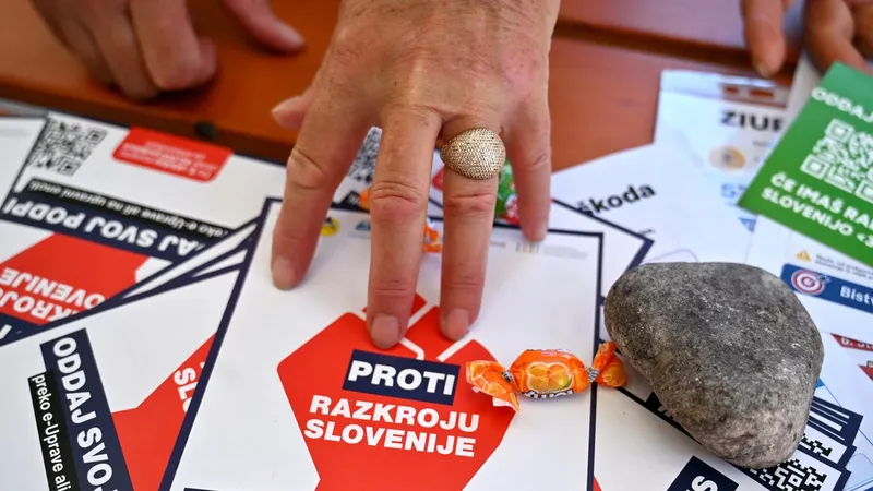 Sindikati zbrali podpise za referendum o interventnem zakonu za razvoj Slovenije