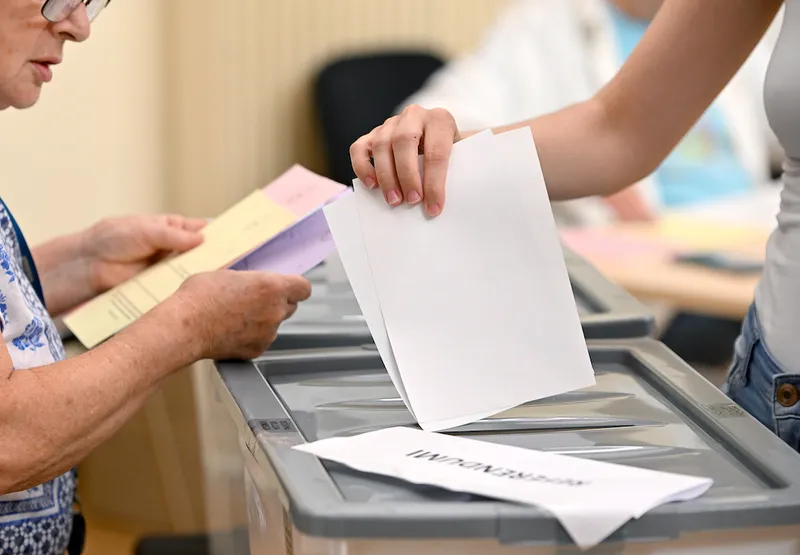 Premier Janša napovedal posvetovalni referendum o prestrukturiranju javnega sektorja