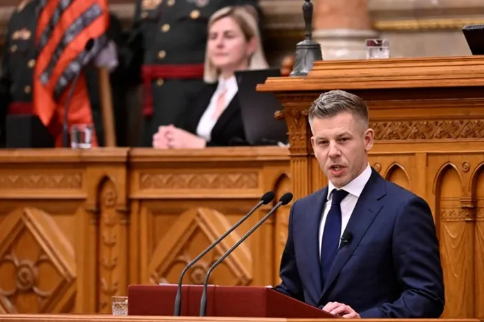 Peter Magyar potrjen za novega madžarskega premierja ob koncu Orbanove dobe