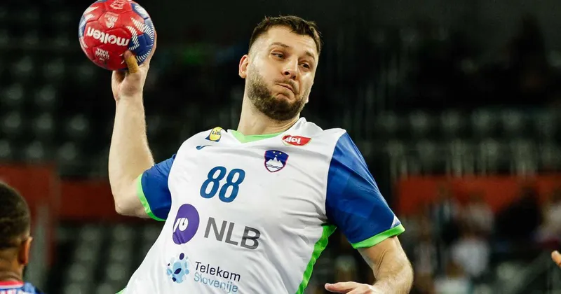 Slovenija premagala Kuvajt, a ostala brez poškodovanega Aleksa Vlaha