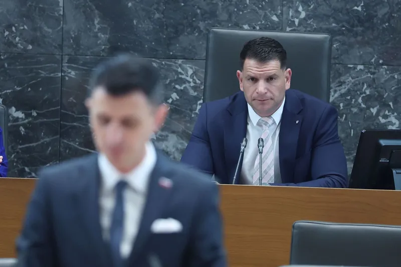 Kolegij DZ potrdil razrez mest v delovnih telesih kljub nasprotovanju opozicije