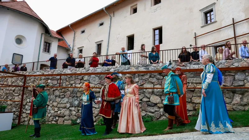 Uradno odprtje prenovljenega gradu Turjak s slavnostnim nagovorom Janeza Janše