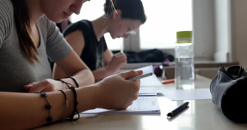 Slovenski maturanti dosegli stabilne rezultate na maturi 2026