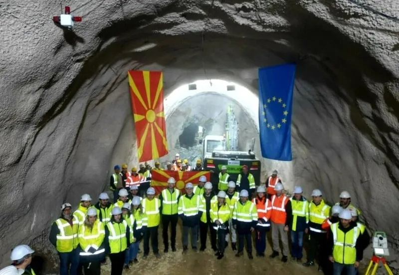 Пробиен последниот од 15-те тунели на пругата Бељаковце - Крива Паланка