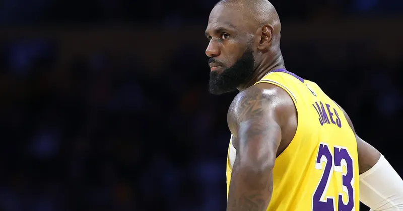 Los Angeles Lakers premagali Houston Rockets na prvi tekmi končnice