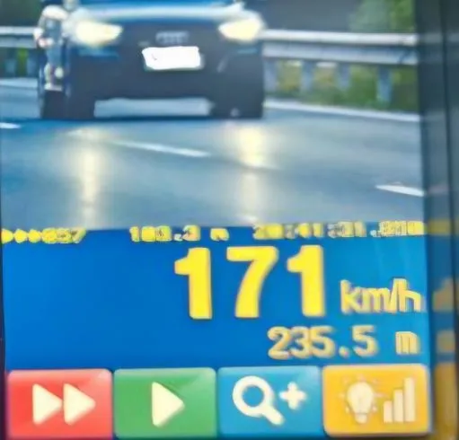 Celjski policisti ustavili voznika, ki je pod vplivom alkohola vozil 171 km/h