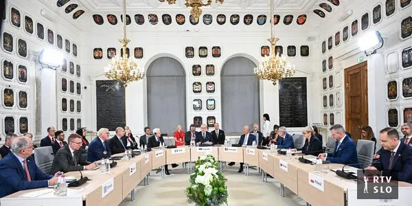 Pirc Musar na Brdu gosti 11 predsednikov skupine Arraiolos o prihodnosti EU