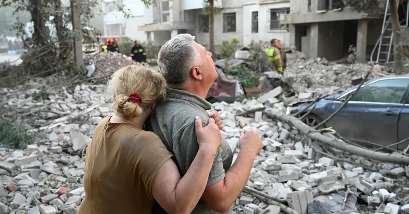 Rusija izvedla obsežne zračne napade na Ukrajino, Ukrajina napadla skladišča
