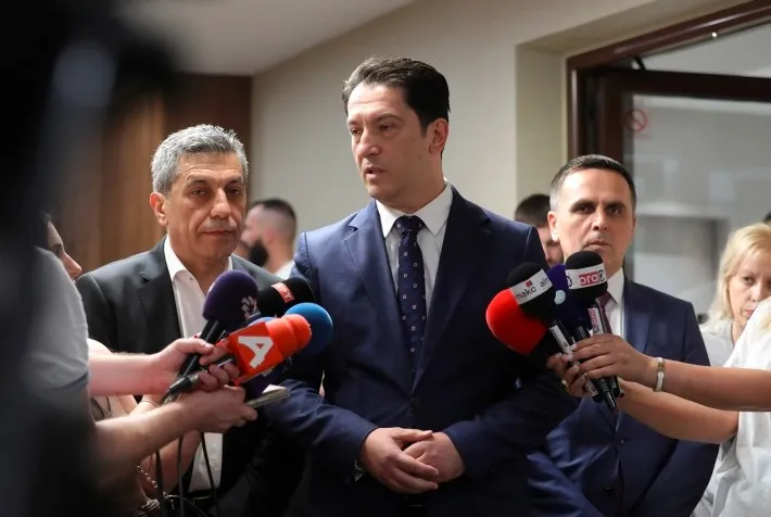 ВМРО-ДПМНЕ, Вреди и ЗНАМ постигнаа договор за реконструкција на Владата