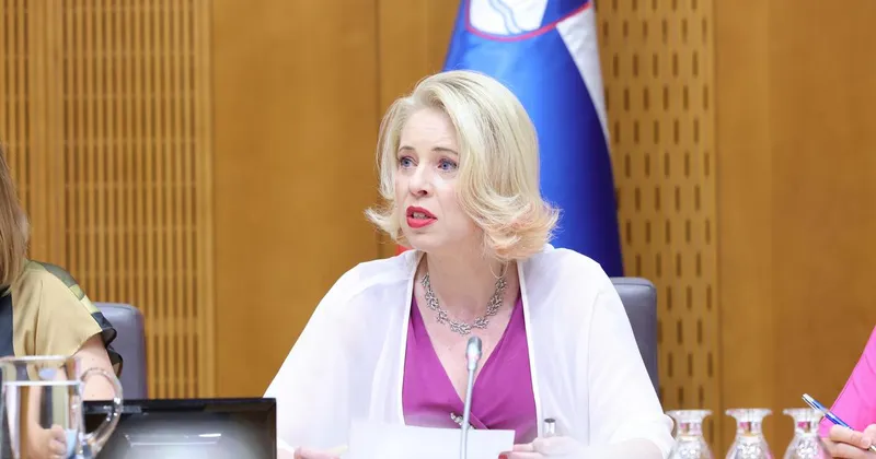 NIJZ in Onkološki inštitut ob evropskem tednu promovirata preventivo pred HPV