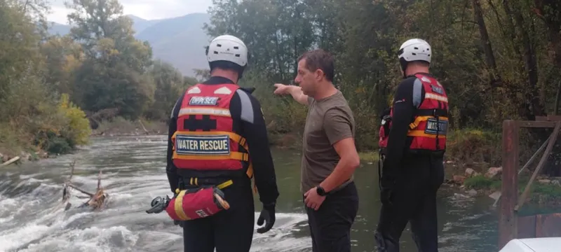 ДЗС и полицијата го пребаруваат Вардар во Гостивар по исчезнато лице