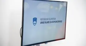 Ukom preklical razpis za kampanjo o dosežkih vlade po kritikah javnosti