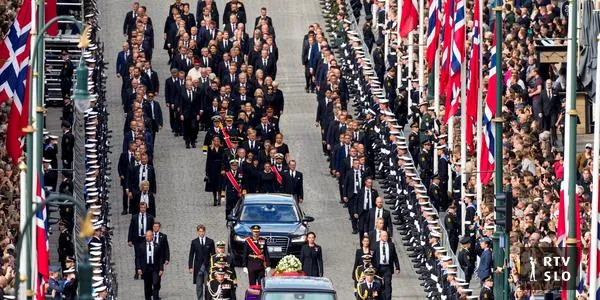 Norveška se je z državnim pogrebom poslovila od kralja Haralda V.