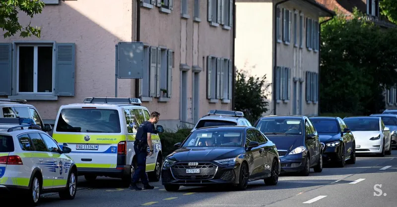 Neznan storilec ubil 22-letnico v streljanju na rave zabavi v Aarauu