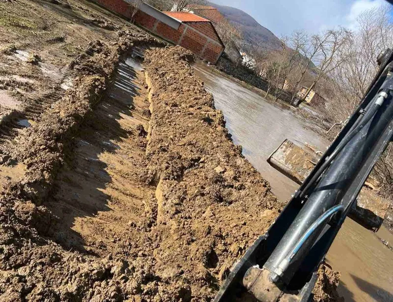 ЦУК: Стабилизација на состојбата со поплавите и згрижување на 250 лица во Кичево