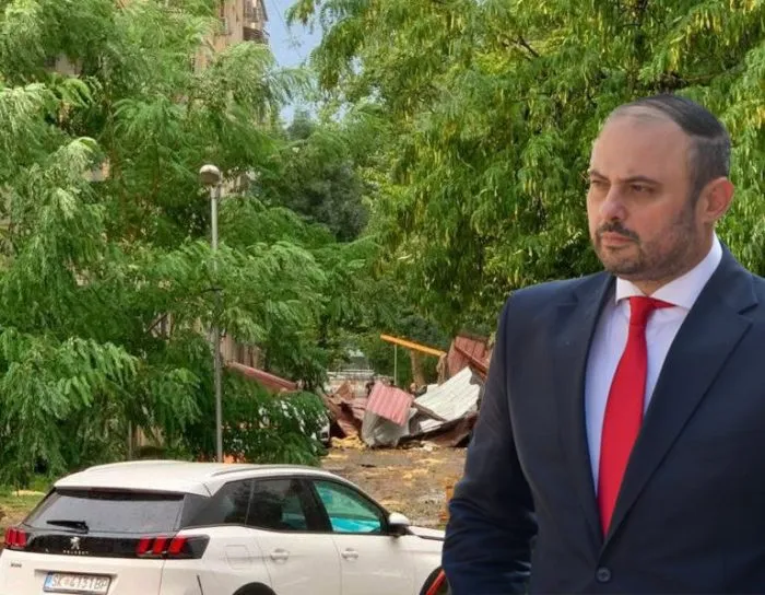 Инспекции на Град Скопје и МЖСПП истражуваат излевање на бела пена во Вардар