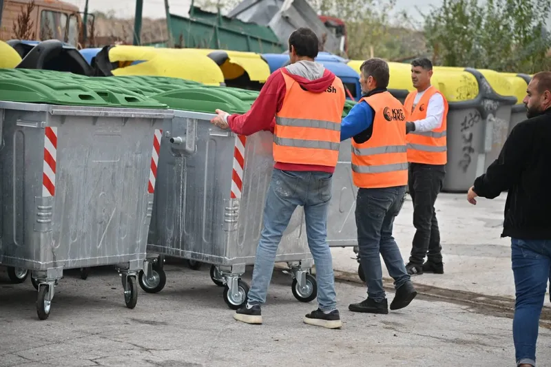 Градоначалникот Ѓорѓиевски: Пристигнаа 3.300 нови контејнери за Скопје