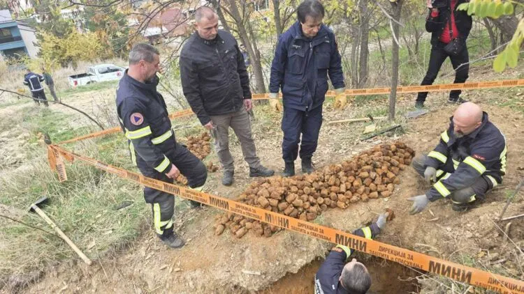 ДЗС отстрани 1.700 бомби од Првата светска војна кај Тумбе Кафе во Битола