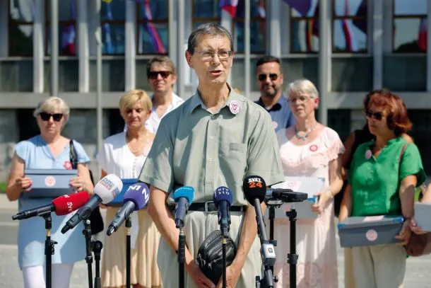 Vlagatelji tožbe po zavrnitvi na Vrhovnem sodišču napovedali ustavno pritožbo