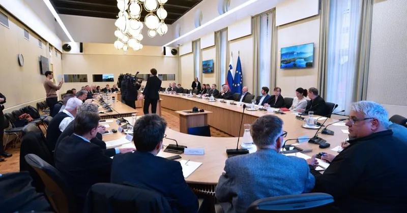 Koalicija umaknila sporne spremembe pokojninskih prispevkov za normirance