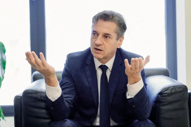 DVK objavila podatke o glasovih: Golob z največ glasovi, Janša in Arčon z deleži