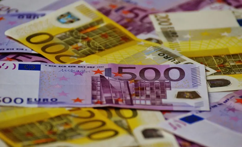 Slovenski proračun je do julija ustvaril 1,321 milijarde evrov primanjkljaja