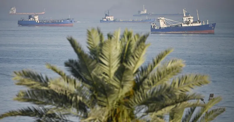 Iran pogajanja z ZDA pogojuje z odprtjem Hormuške ožine