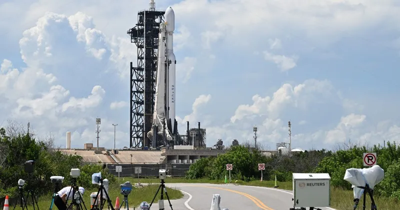 NASA uspešno izstrelila vesoljski teleskop Nancy Grace Roman z raketo Falcon Heavy