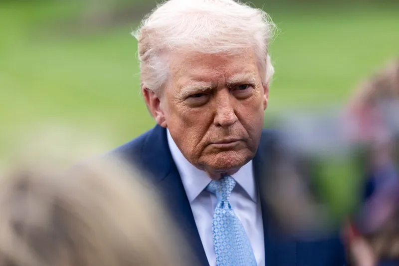 Donald Trump postavlja 48-urni ultimat Iranu za odprtje Hormuške ožine