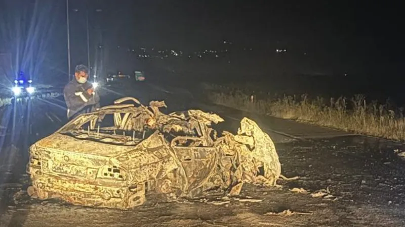 Четири лица загинаа во судир на камион и БМВ на скопската обиколница