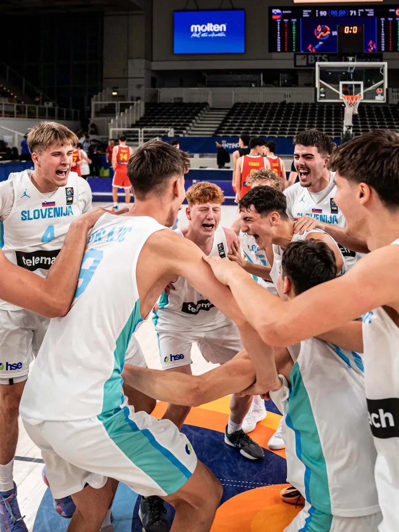 Slovenska košarkarska reprezentanca U18 osvojila zlato na EP v Trentu