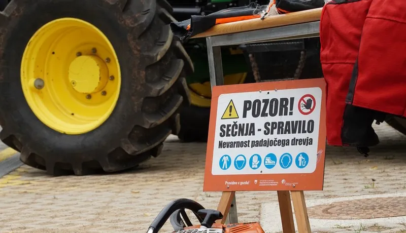 KGZS in ZGS opozarjata na nujnost varnostne opreme pri sanaciji po neurjih
