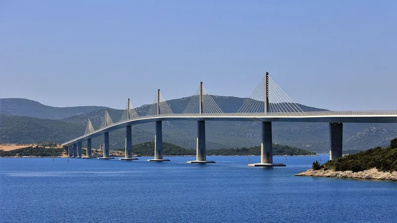 Sanacija razpok na Pelješkem mostu: Kitajski izvajalec CRBC bo kril stroške