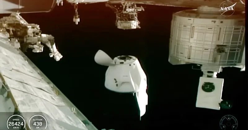 Nasa zaradi zdravstvenih težav astronavta prvič evakuirala posadko z ISS