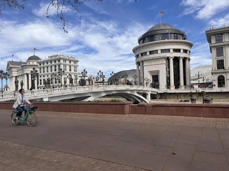 Здружението на јавни обвинители бара повлекување на законот за намалување плати