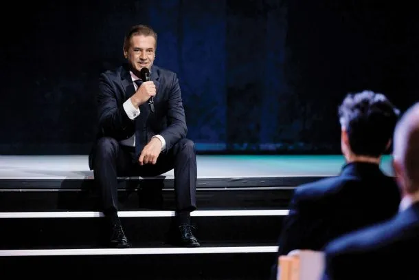 Robert Golob napovedal ustanovitev vlade v senci kot alternativo Janševi vladi