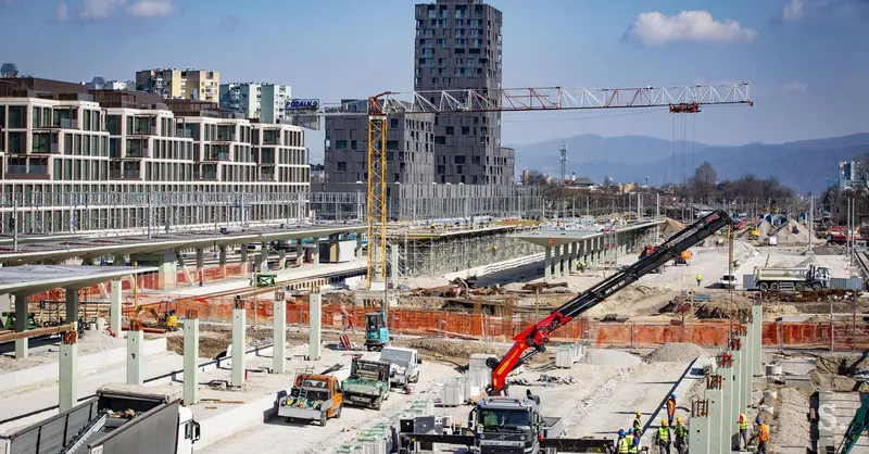 Arheologi ob gradnji Potniškega centra Ljubljana odkrili 125 grobov